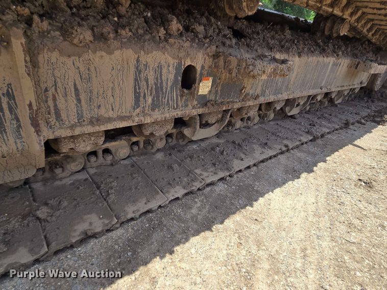 image for item DT4830 2015 Komatsu PC240LC-10 long reach excavator