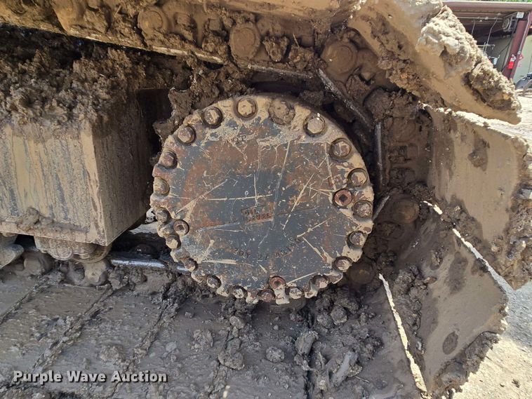 image for item DT4830 2015 Komatsu PC240LC-10 long reach excavator