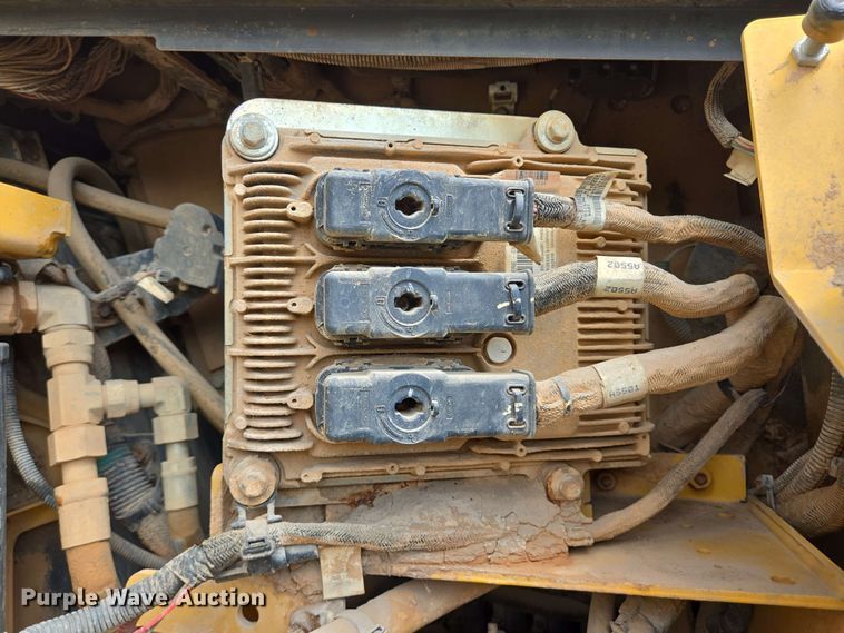 image for item DT4851 2019 John Deere 750K LGP dozer