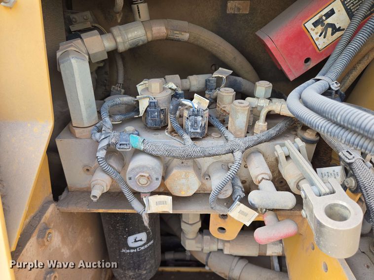 image for item DT4851 2019 John Deere 750K LGP dozer