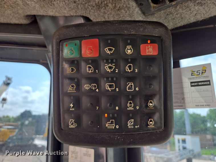 image for item DT4851 2019 John Deere 750K LGP dozer