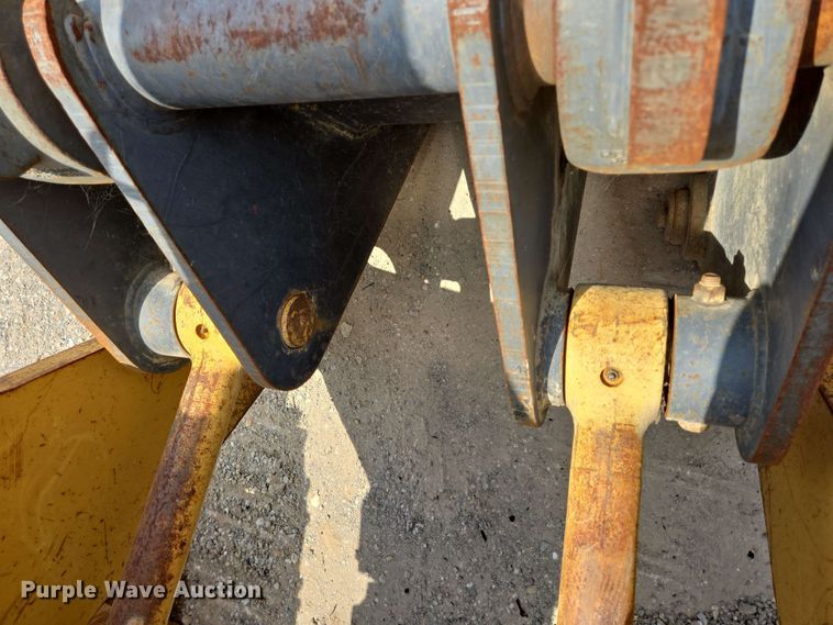 image for item DT4852 1999 Caterpillar 973 LGP track loader