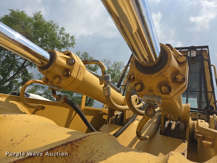 image for item DT4852 1999 Caterpillar 973 LGP track loader