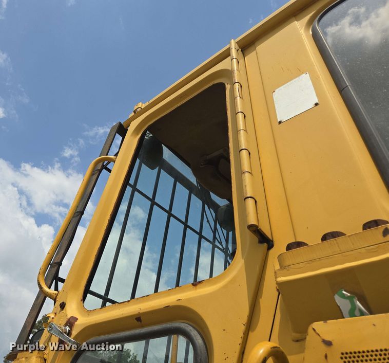 image for item DT4852 1999 Caterpillar 973 LGP track loader