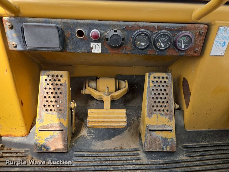 image for item DT4852 1999 Caterpillar 973 LGP track loader