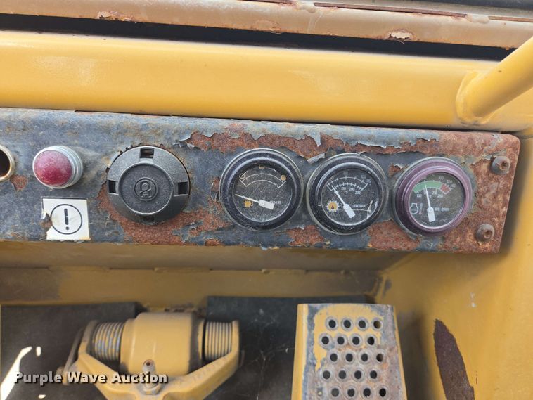 image for item DT4852 1999 Caterpillar 973 LGP track loader