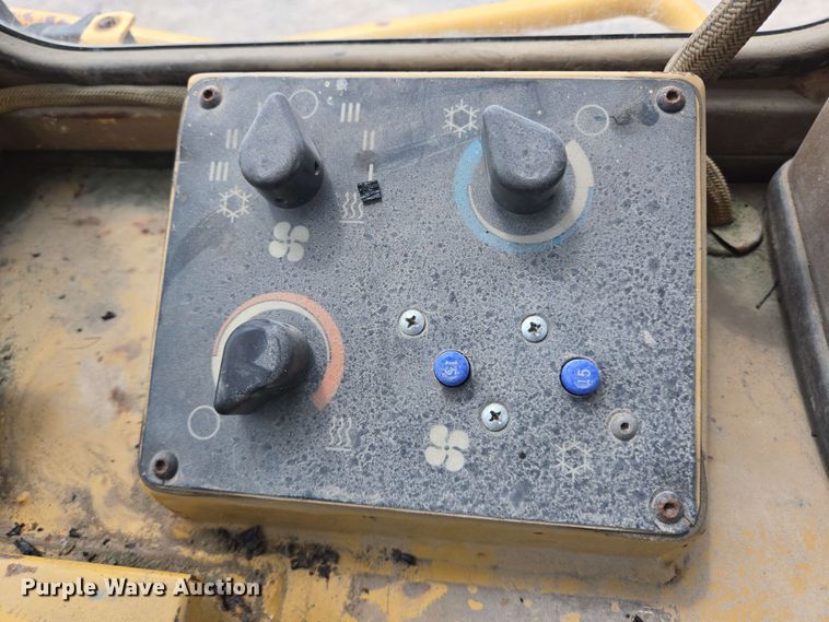 image for item DT4852 1999 Caterpillar 973 LGP track loader