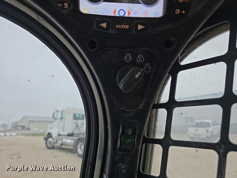 image for item DT6806 2018 Bobcat T650 tracked skid steer loader