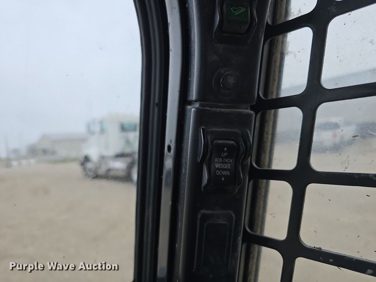 image for item DT6806 2018 Bobcat T650 tracked skid steer loader