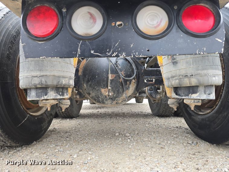 image for item DT6807 2011 Kenworth T800 semi truck