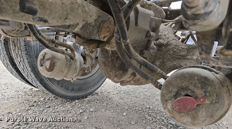 image for item DT6807 2011 Kenworth T800 semi truck