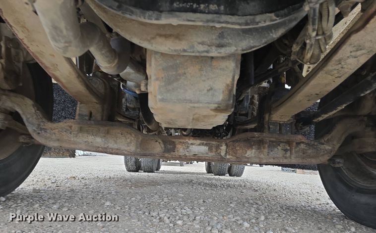 image for item DT6807 2011 Kenworth T800 semi truck