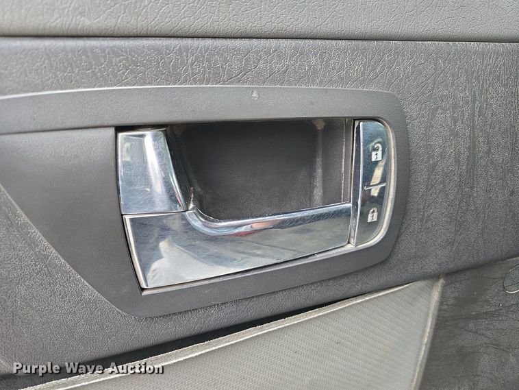 image for item DT6807 2011 Kenworth T800 semi truck