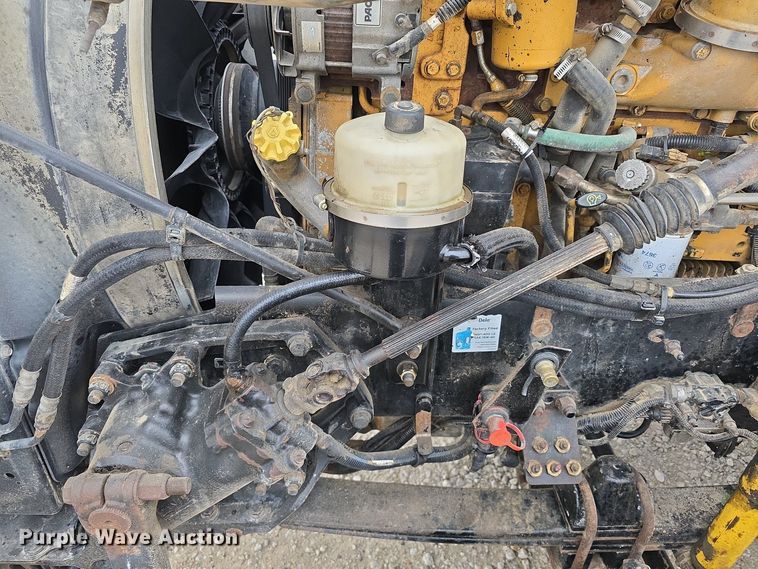 image for item DT6807 2011 Kenworth T800 semi truck