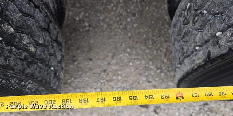 image for item DT6807 2011 Kenworth T800 semi truck