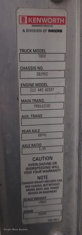 image for item DT6807 2011 Kenworth T800 semi truck