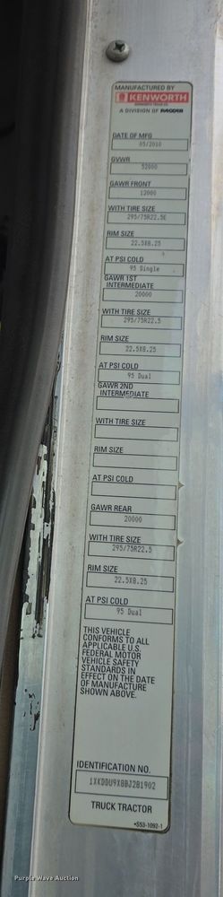 image for item DT6807 2011 Kenworth T800 semi truck