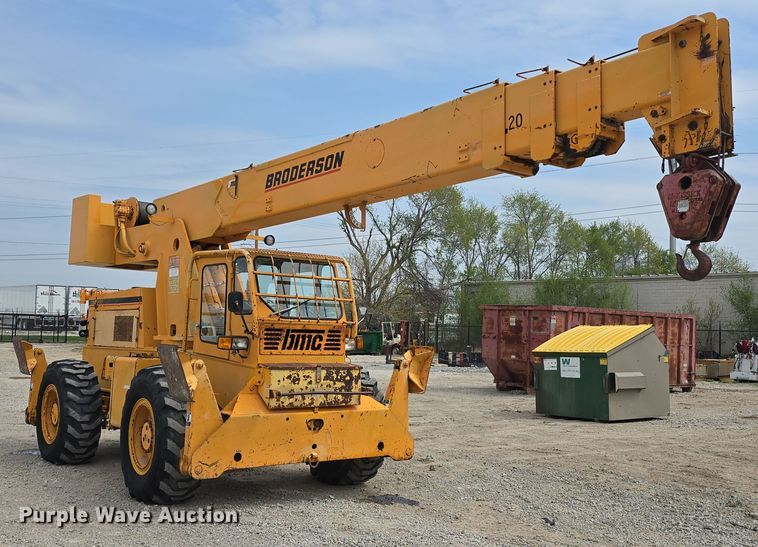 image for item DT6809 1999 Broderson RT-300-2B crane
