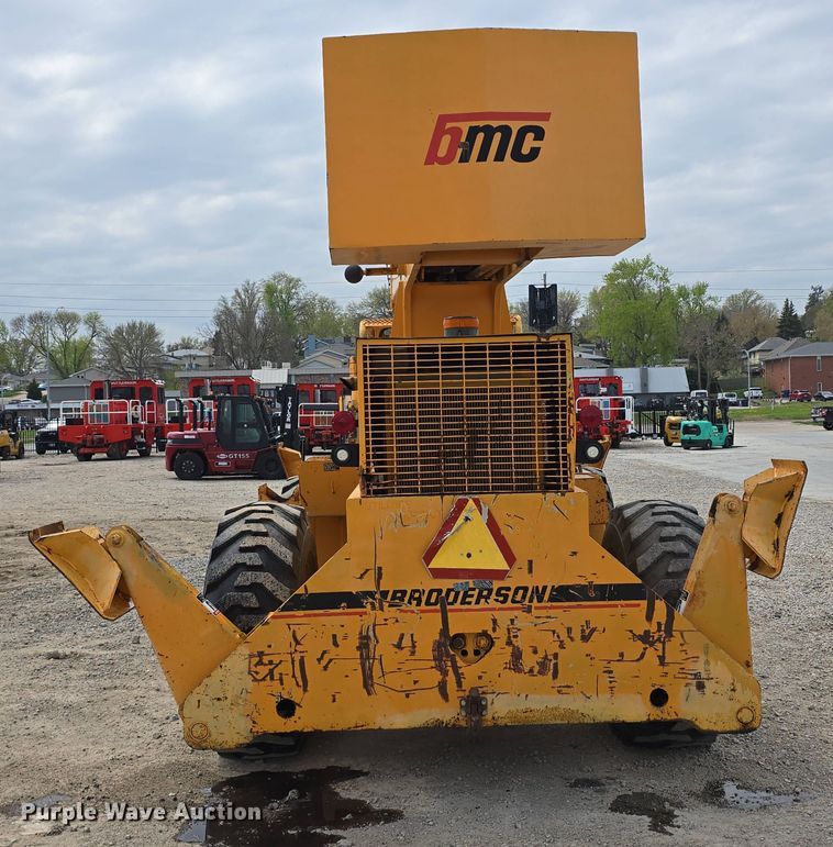image for item DT6809 1999 Broderson RT-300-2B crane