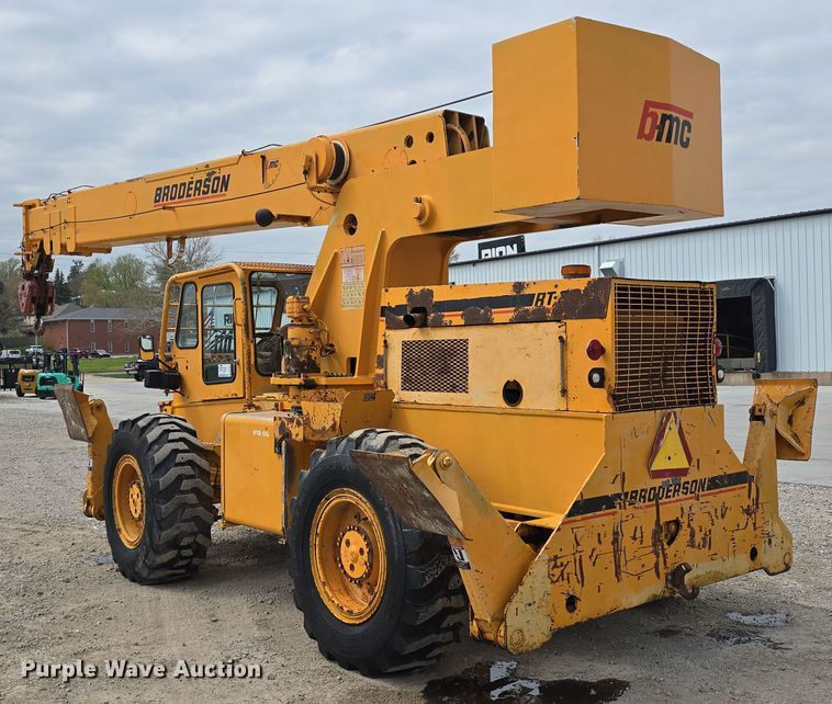 image for item DT6809 1999 Broderson RT-300-2B crane