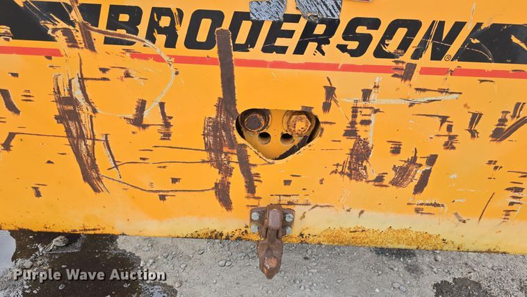 image for item DT6809 1999 Broderson RT-300-2B crane