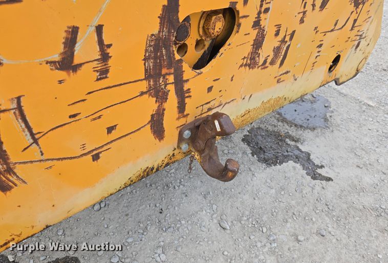 image for item DT6809 1999 Broderson RT-300-2B crane