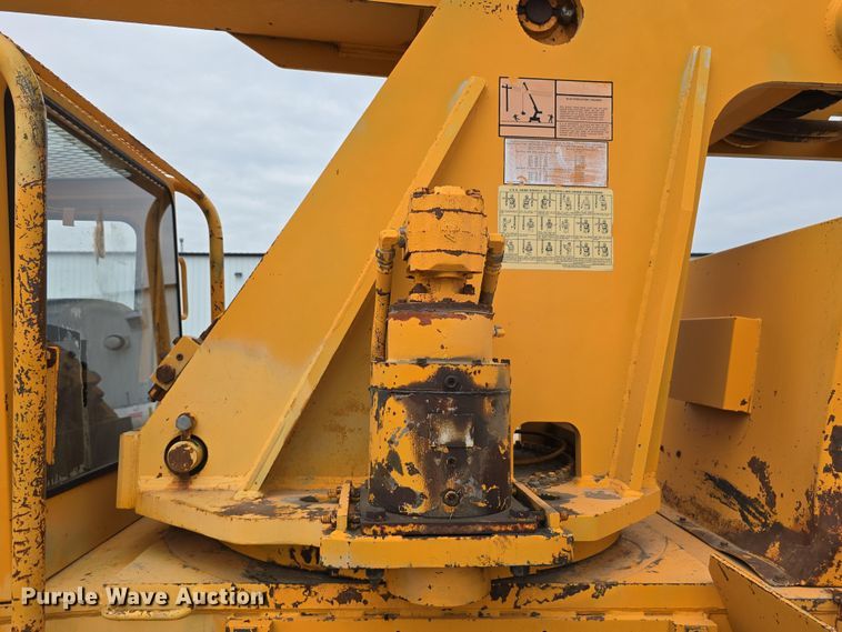 image for item DT6809 1999 Broderson RT-300-2B crane