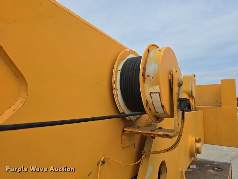 image for item DT6809 1999 Broderson RT-300-2B crane