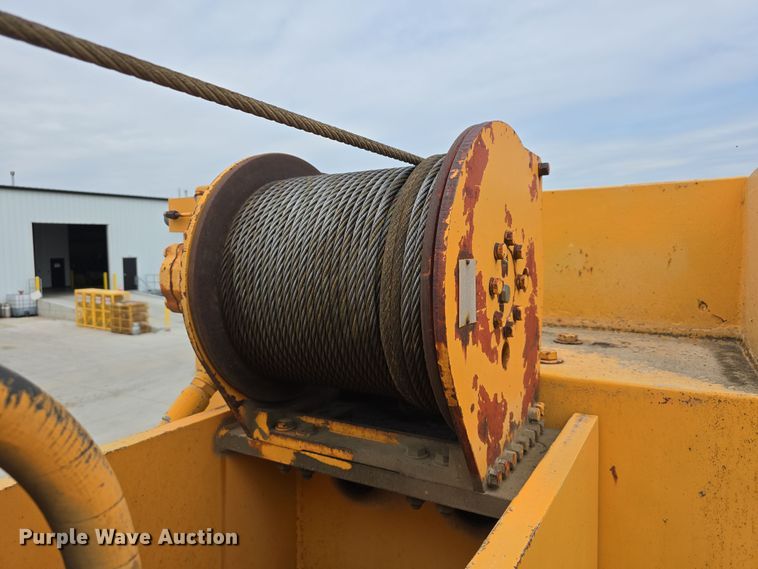 image for item DT6809 1999 Broderson RT-300-2B crane