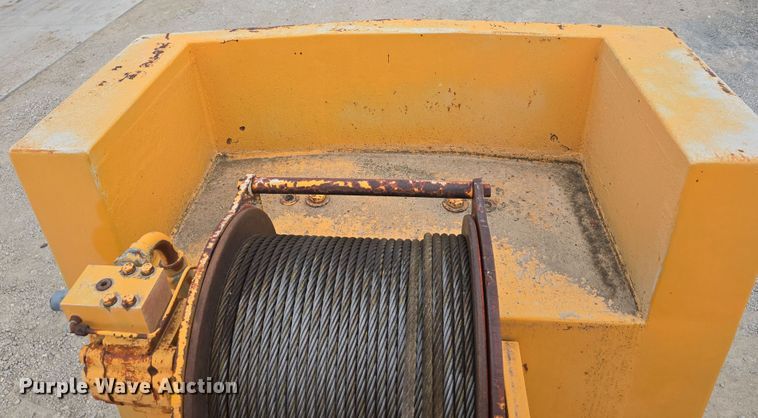 image for item DT6809 1999 Broderson RT-300-2B crane