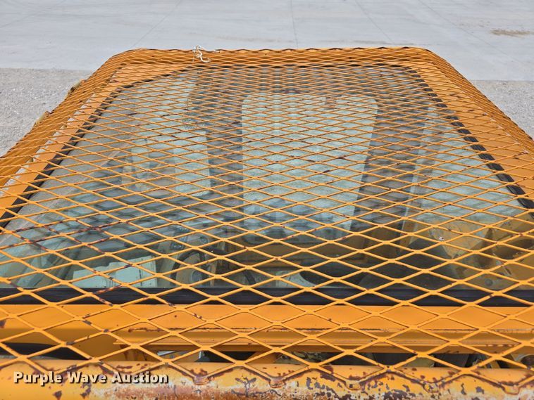 image for item DT6809 1999 Broderson RT-300-2B crane