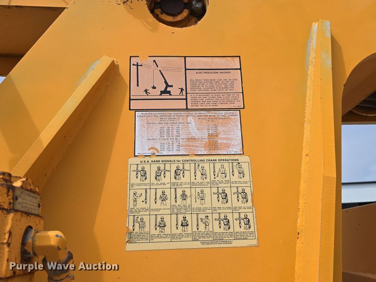 image for item DT6809 1999 Broderson RT-300-2B crane