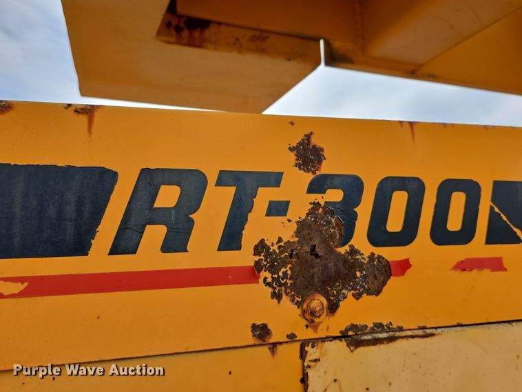 image for item DT6809 1999 Broderson RT-300-2B crane