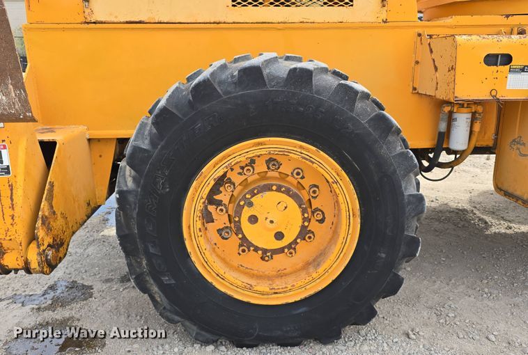 image for item DT6809 1999 Broderson RT-300-2B crane