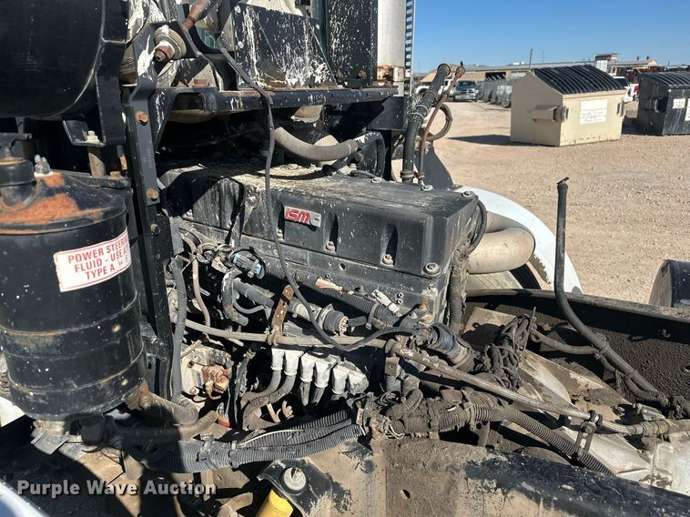 image for item DT7175 2001 Volvo WXLL truck cab and chassis