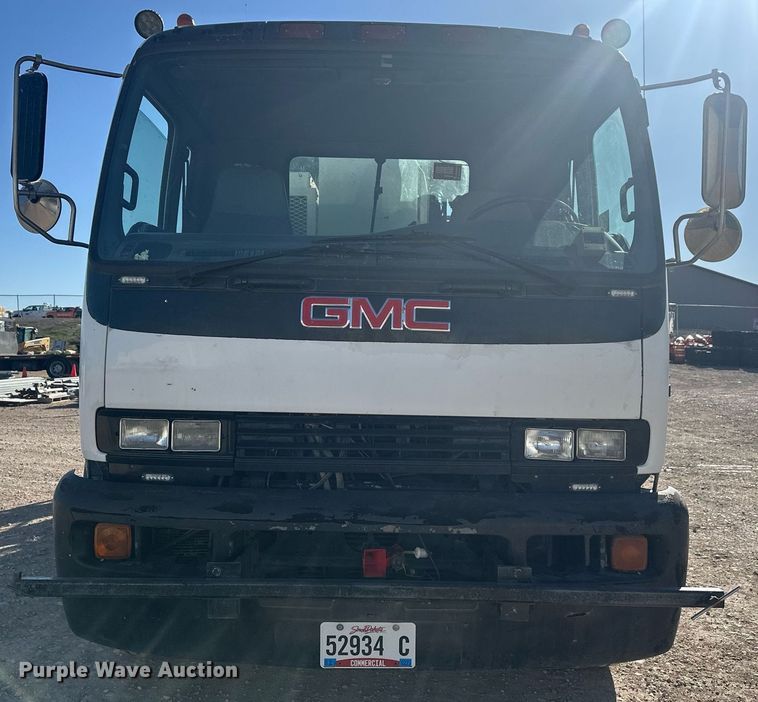 image for item DT7176 2001 GMC T8500 paint striper truck