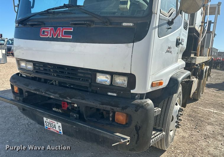 image for item DT7176 2001 GMC T8500 paint striper truck