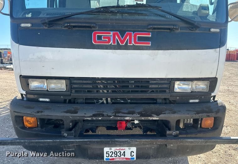 image for item DT7176 2001 GMC T8500 paint striper truck