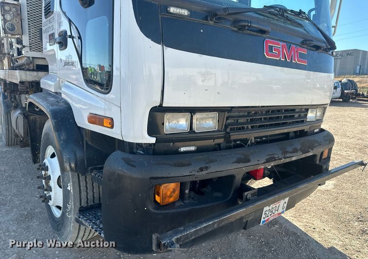 image for item DT7176 2001 GMC T8500 paint striper truck