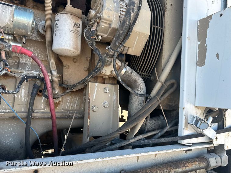 image for item DT7176 2001 GMC T8500 paint striper truck