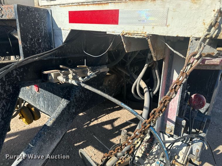 image for item DT7176 2001 GMC T8500 paint striper truck