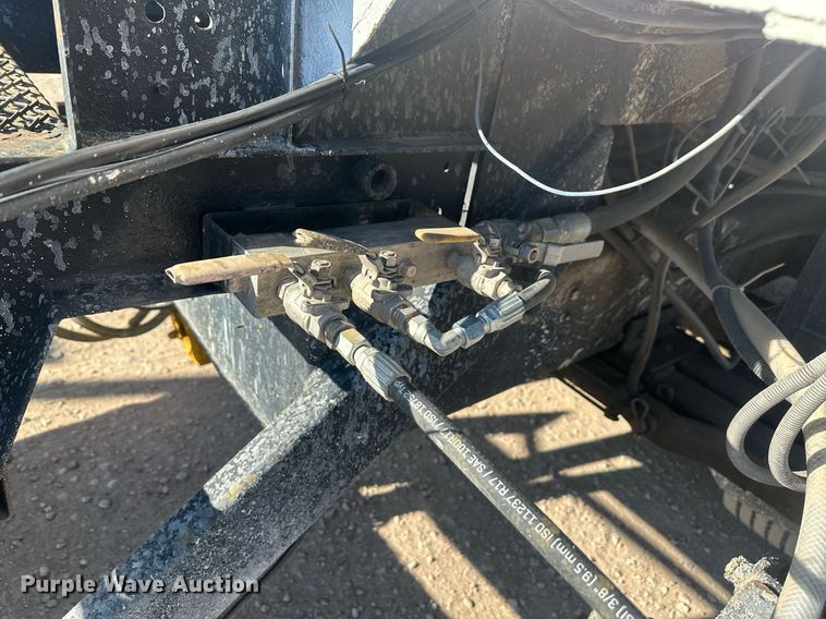 image for item DT7176 2001 GMC T8500 paint striper truck