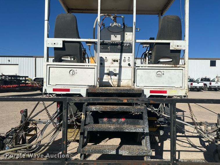 image for item DT7176 2001 GMC T8500 paint striper truck