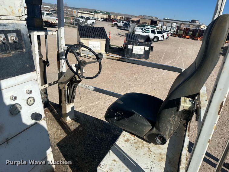 image for item DT7176 2001 GMC T8500 paint striper truck