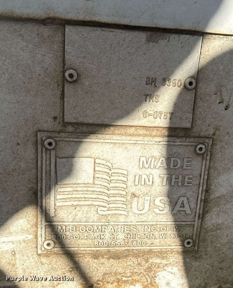 image for item DT7176 2001 GMC T8500 paint striper truck