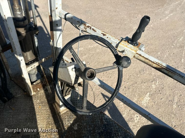 image for item DT7176 2001 GMC T8500 paint striper truck