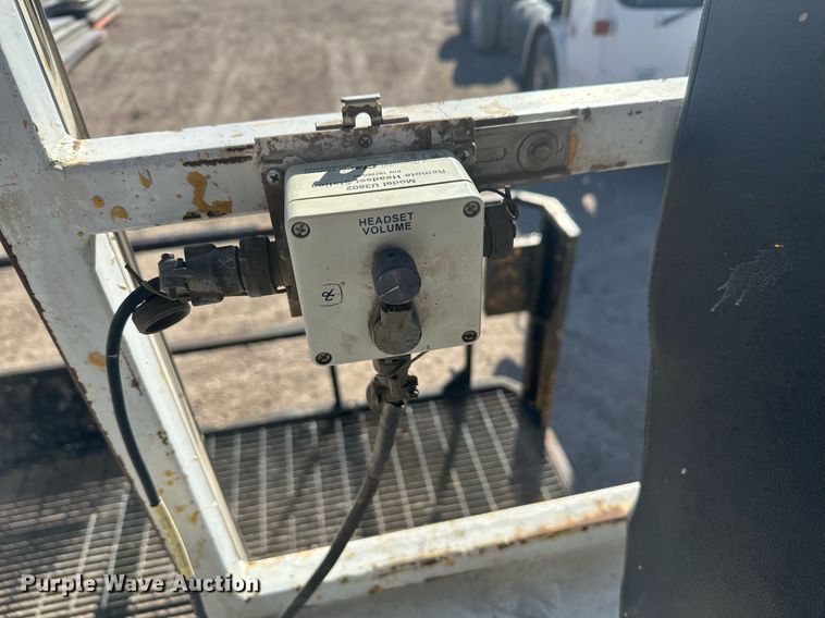 image for item DT7176 2001 GMC T8500 paint striper truck