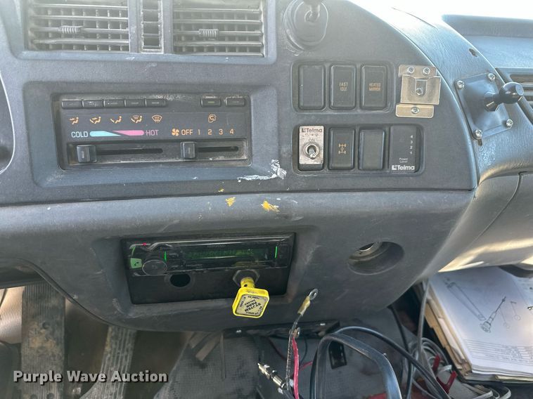 image for item DT7176 2001 GMC T8500 paint striper truck