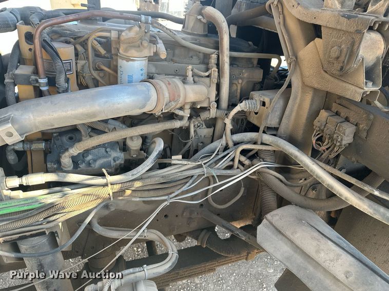 image for item DT7176 2001 GMC T8500 paint striper truck