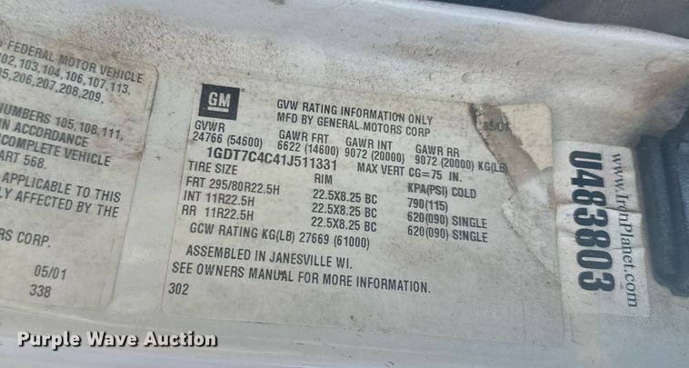 image for item DT7176 2001 GMC T8500 paint striper truck